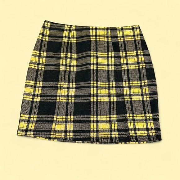Rue 21 Dresses & Skirts - Y2K Yellow and Black Plaid Skirt